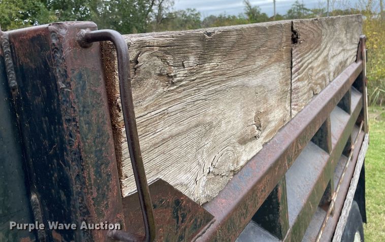 image for item NX9899 1996 International 4700  dump truck