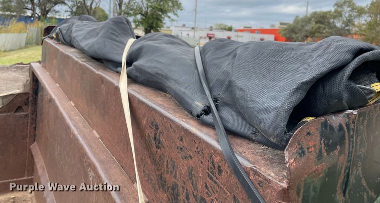 image for item NX9899 1996 International 4700  dump truck