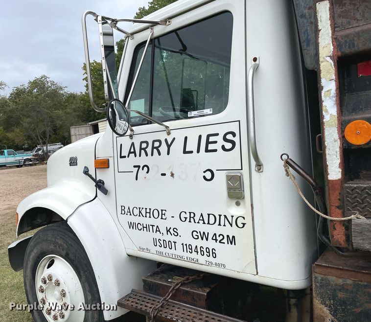 image for item NX9899 1996 International 4700  dump truck