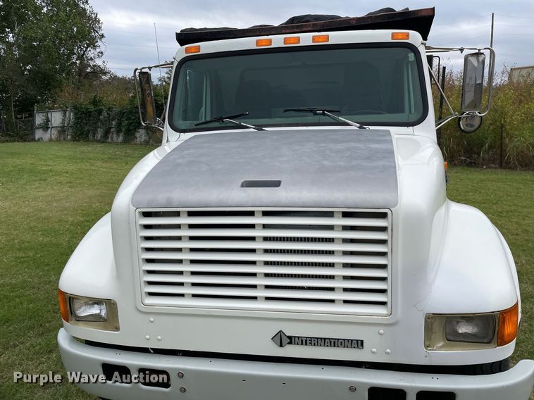 image for item NX9899 1996 International 4700  dump truck