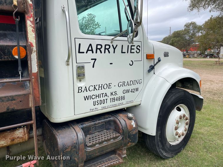 image for item NX9899 1996 International 4700  dump truck