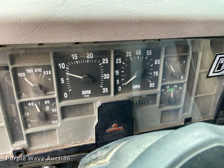 image for item NX9899 1996 International 4700  dump truck