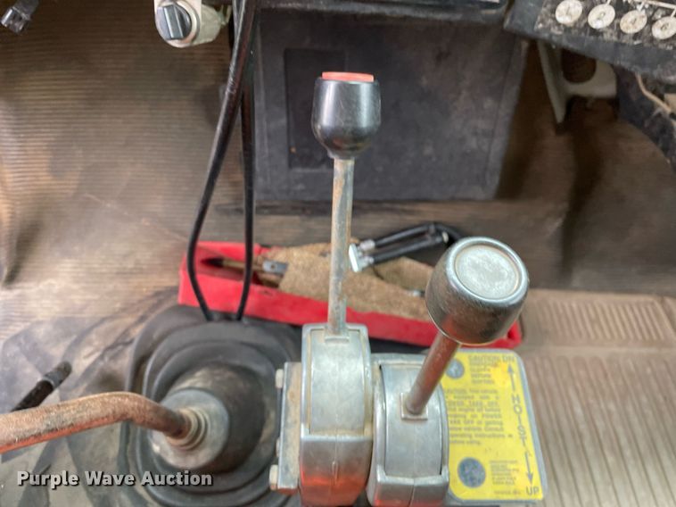 image for item NX9899 1996 International 4700  dump truck