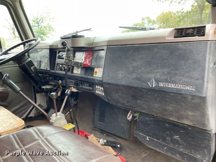 image for item NX9899 1996 International 4700  dump truck