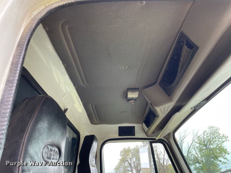 image for item NX9899 1996 International 4700  dump truck