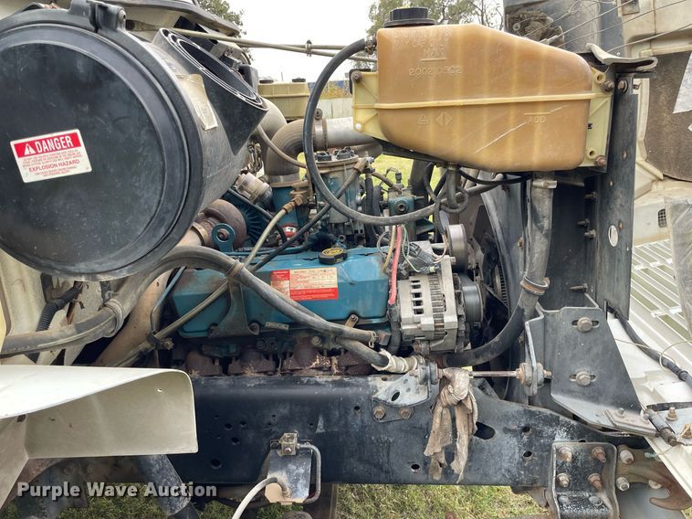 image for item NX9899 1996 International 4700  dump truck