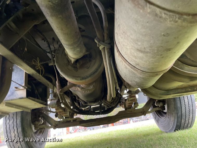 image for item NX9899 1996 International 4700  dump truck