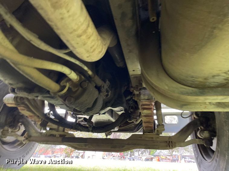 image for item NX9899 1996 International 4700  dump truck