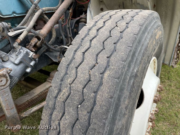 image for item NX9899 1996 International 4700  dump truck