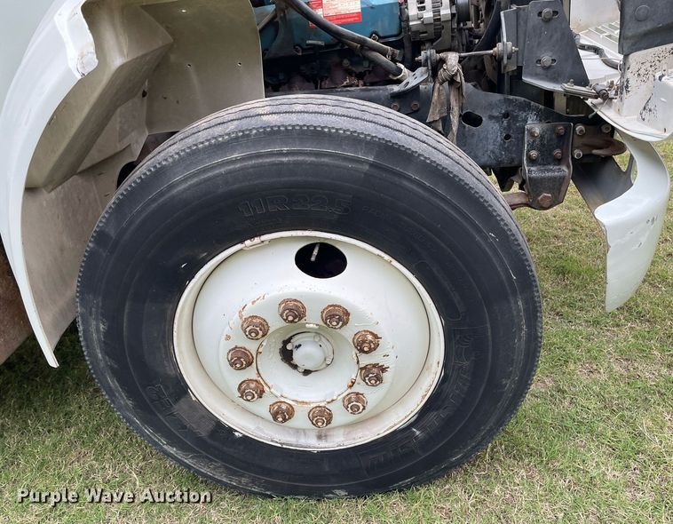 image for item NX9899 1996 International 4700  dump truck