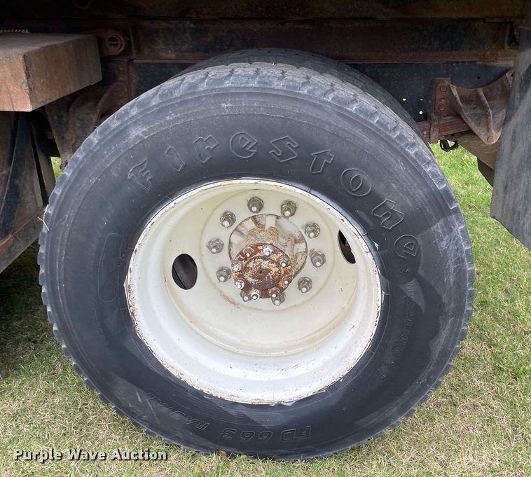 image for item NX9899 1996 International 4700  dump truck