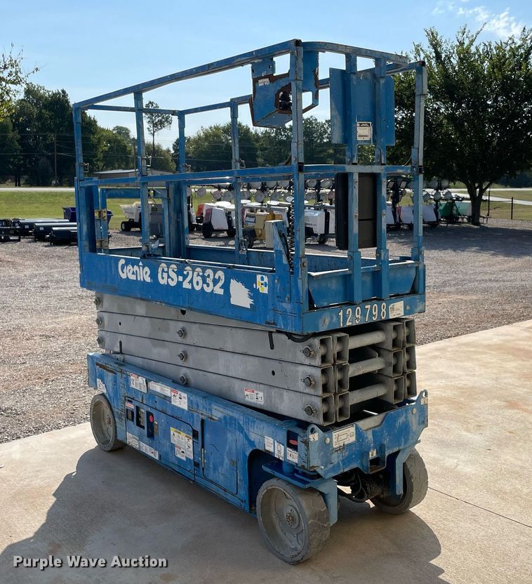 image for item NY9972 2014 Genie GS-2632  scissor lift