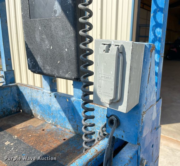 image for item NY9972 2014 Genie GS-2632  scissor lift