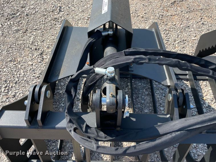 image for item NY9974 72" W skid steer grapple bucket