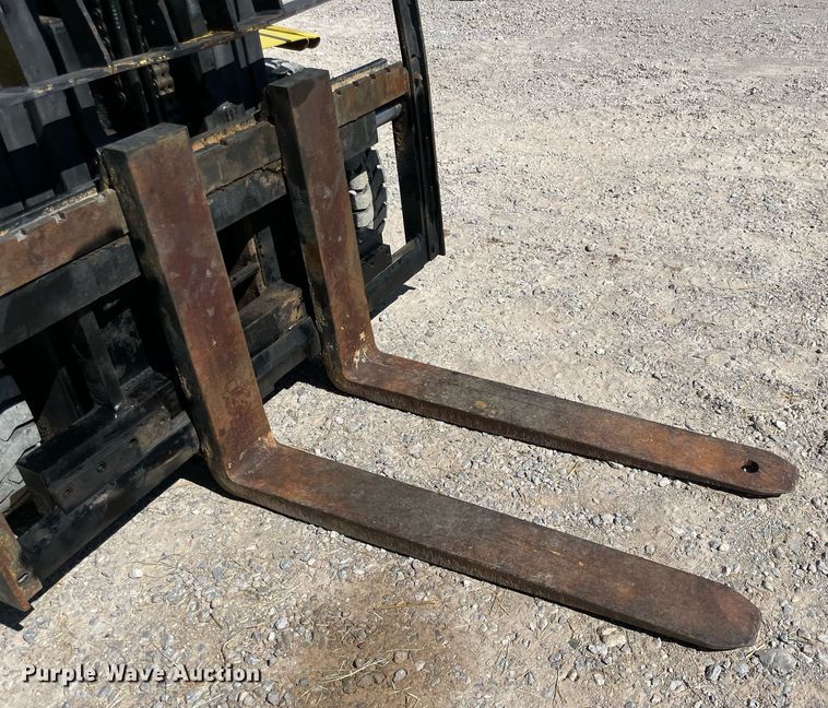 image for item NY9986 2005 Hyster H110XM  forklift