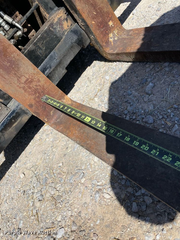 image for item NY9986 2005 Hyster H110XM  forklift