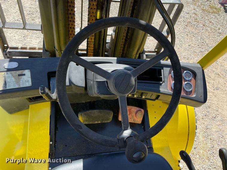 image for item NY9986 2005 Hyster H110XM  forklift