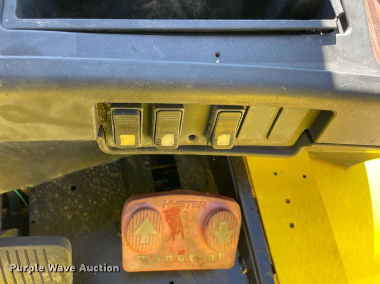 image for item NY9986 2005 Hyster H110XM  forklift