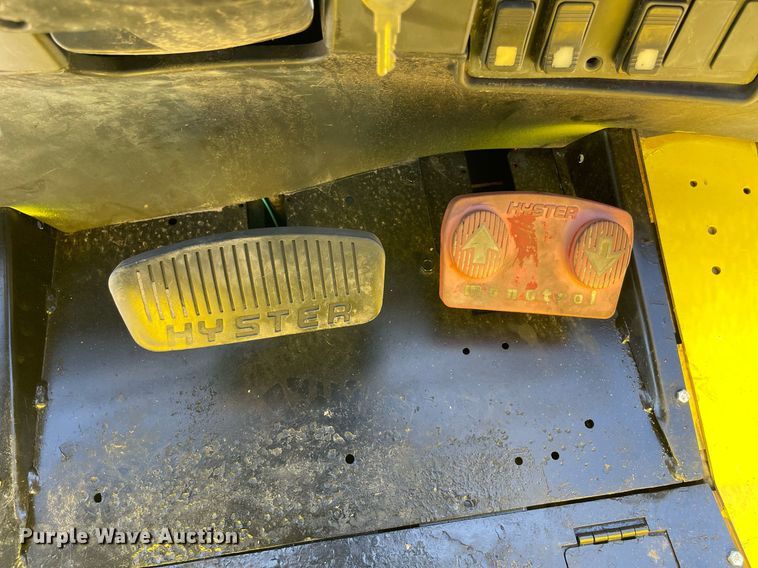 image for item NY9986 2005 Hyster H110XM  forklift