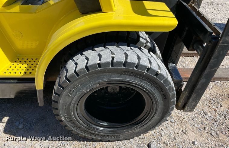 image for item NY9986 2005 Hyster H110XM  forklift