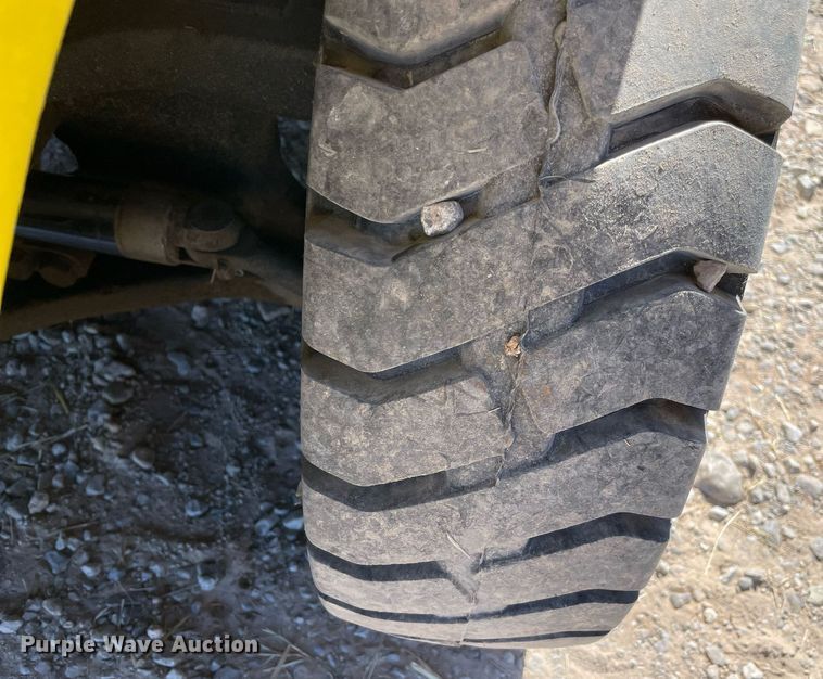 image for item NY9986 2005 Hyster H110XM  forklift