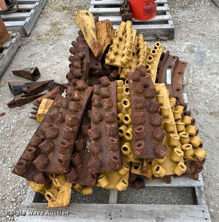 image for item OA9005 Approximately 45 wheel trencher segments