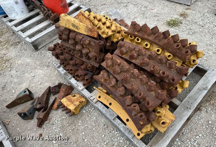 image for item OA9005 Approximately 45 wheel trencher segments