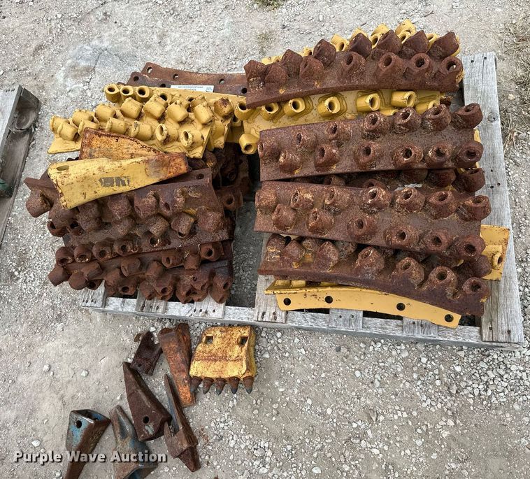 image for item OA9005 Approximately 45 wheel trencher segments