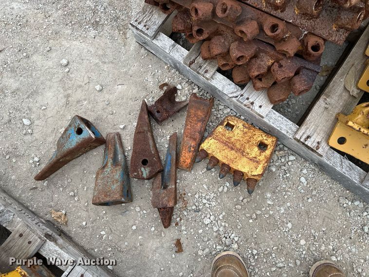 image for item OA9005 Approximately 45 wheel trencher segments