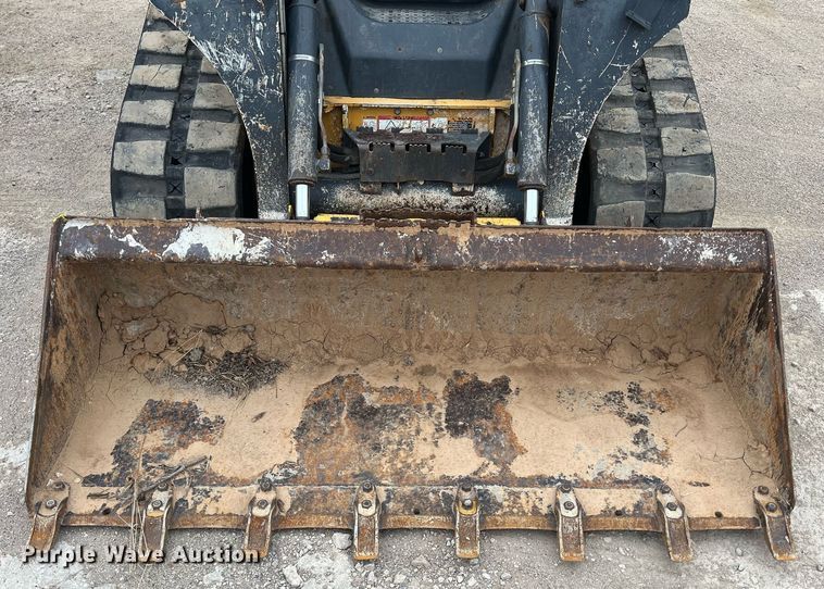 image for item OA9006 2014 John Deere 323E tracked skid steer loader