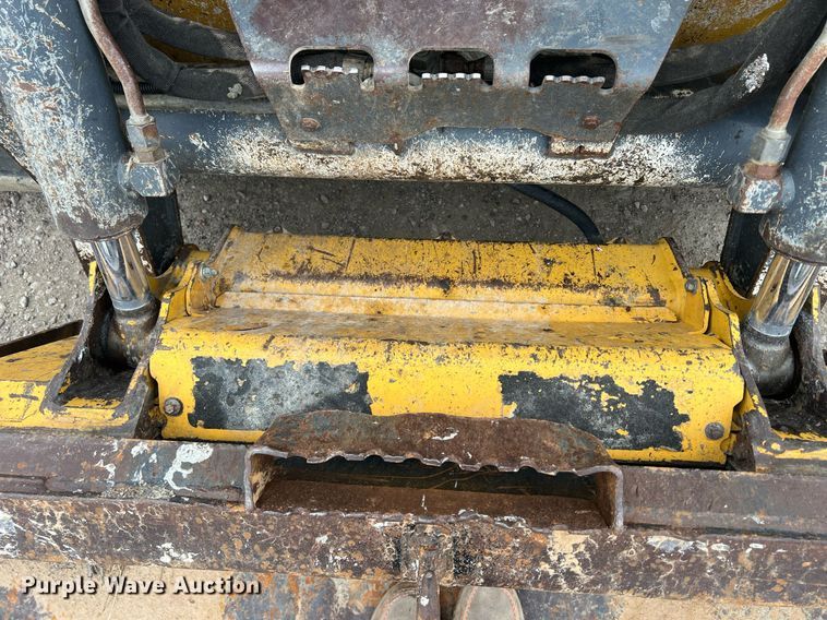 image for item OA9006 2014 John Deere 323E tracked skid steer loader