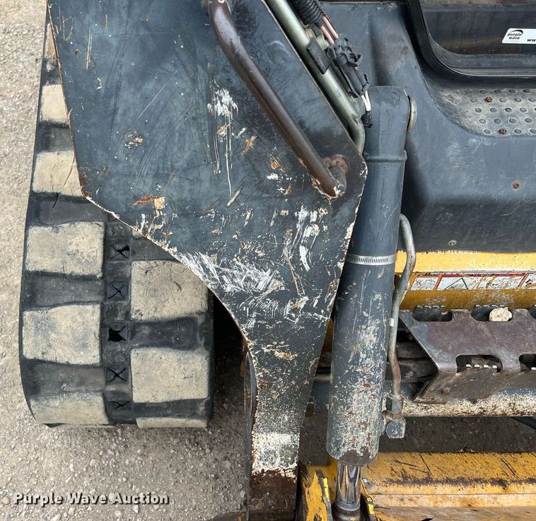 image for item OA9006 2014 John Deere 323E tracked skid steer loader