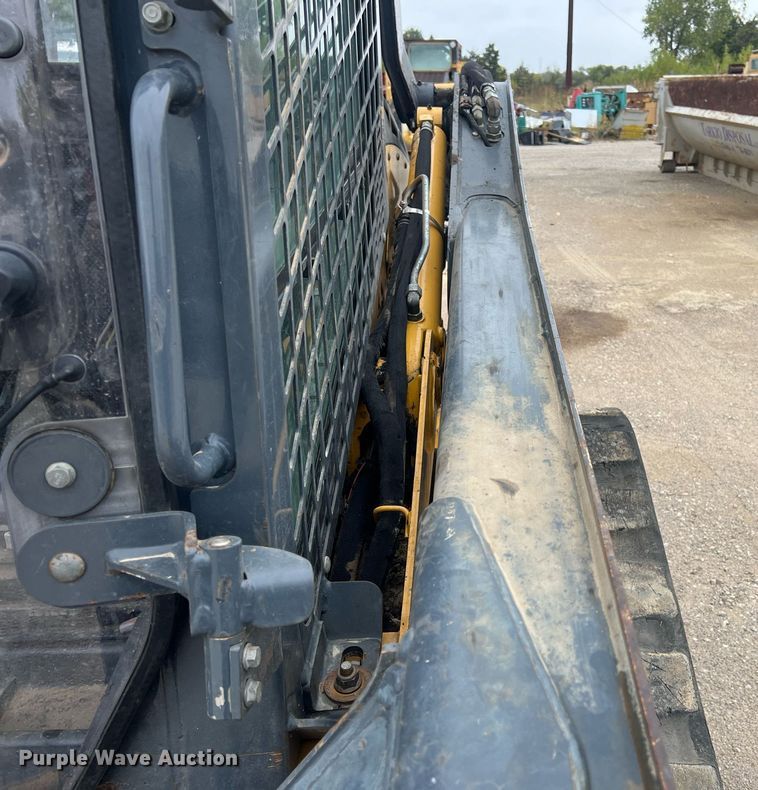 image for item OA9006 2014 John Deere 323E tracked skid steer loader