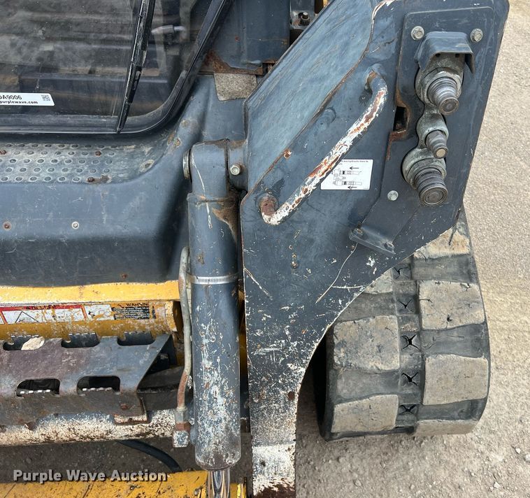 image for item OA9006 2014 John Deere 323E tracked skid steer loader