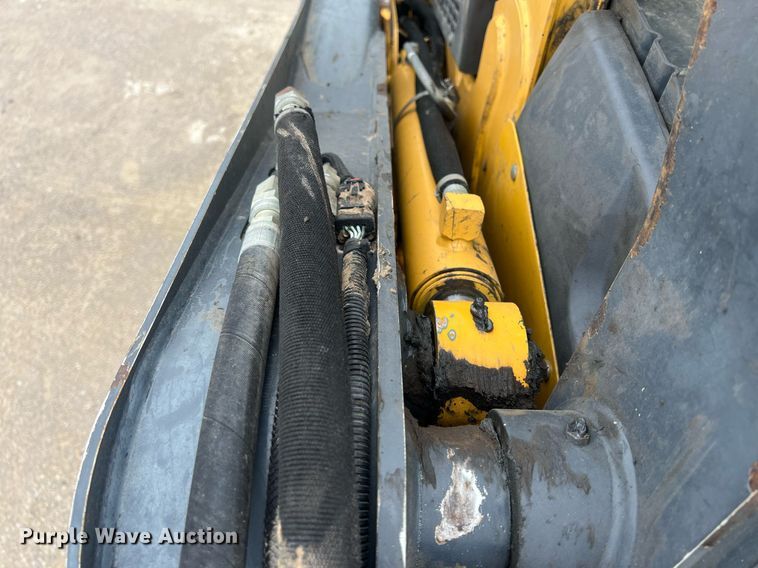 image for item OA9006 2014 John Deere 323E tracked skid steer loader