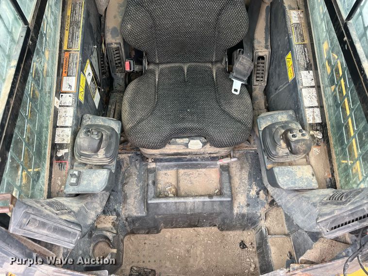 image for item OA9006 2014 John Deere 323E tracked skid steer loader