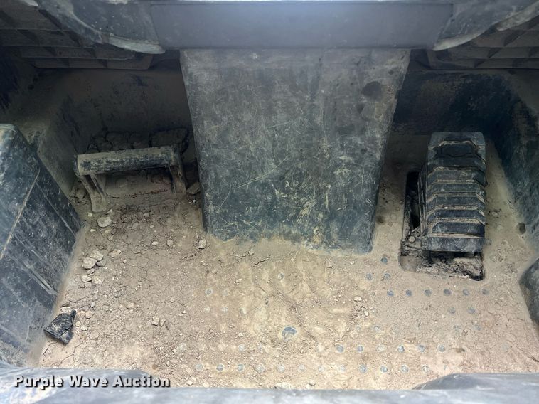 image for item OA9006 2014 John Deere 323E tracked skid steer loader