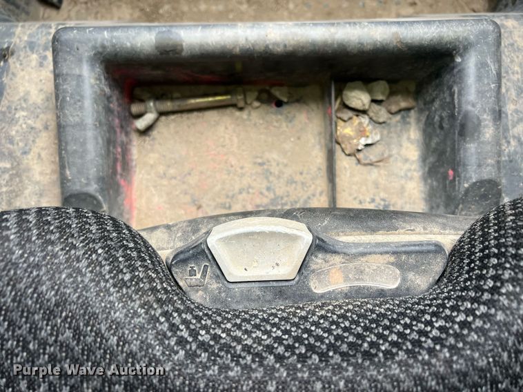 image for item OA9006 2014 John Deere 323E tracked skid steer loader