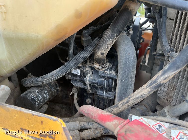 image for item OA9006 2014 John Deere 323E tracked skid steer loader