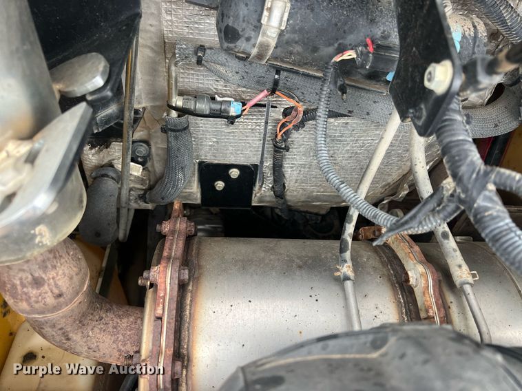 image for item OA9006 2014 John Deere 323E tracked skid steer loader