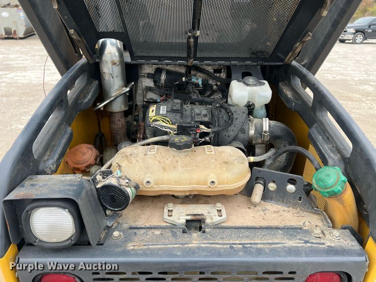 image for item OA9006 2014 John Deere 323E tracked skid steer loader