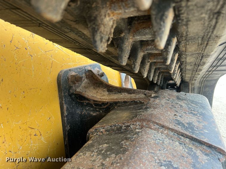 image for item OA9006 2014 John Deere 323E tracked skid steer loader