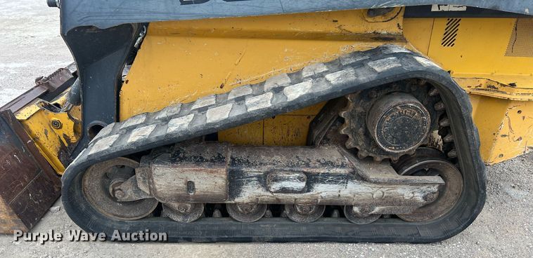 image for item OA9006 2014 John Deere 323E tracked skid steer loader