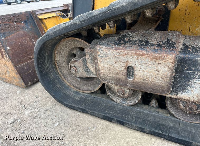 image for item OA9006 2014 John Deere 323E tracked skid steer loader