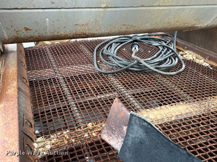 image for item OA9009 1960 Cedarapids Super 60  screen