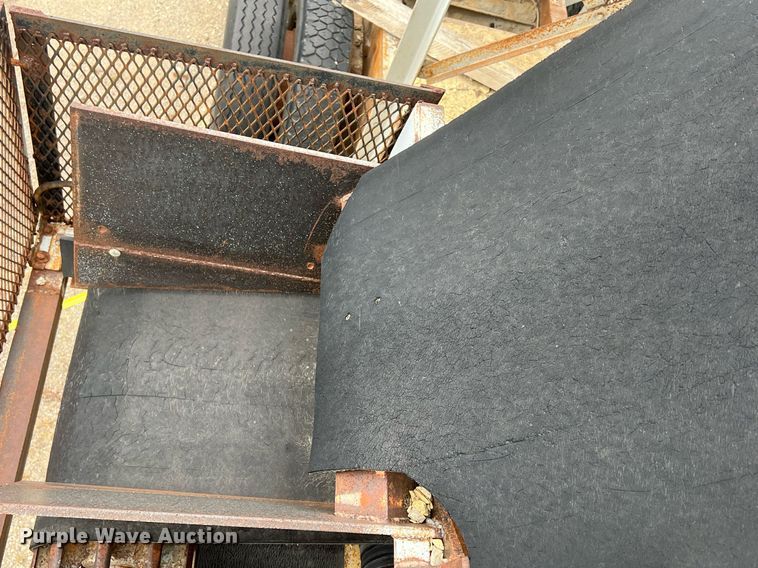 image for item OA9009 1960 Cedarapids Super 60  screen