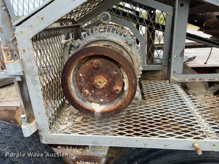 image for item OA9009 1960 Cedarapids Super 60  screen