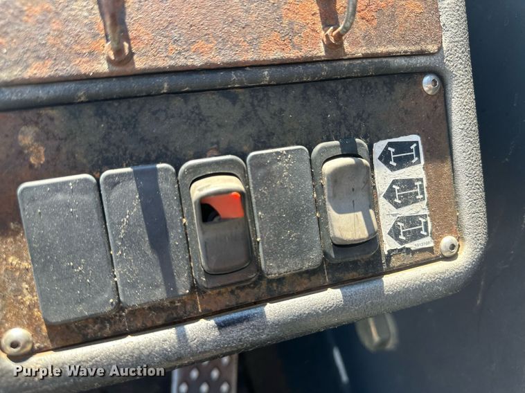 image for item OC9515 Ingersoll Rand VR-843  telehandler