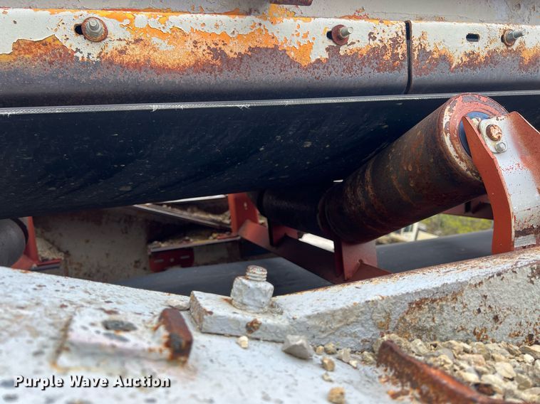 image for item OC9555 1975 Universal 4555 Impact Master crusher