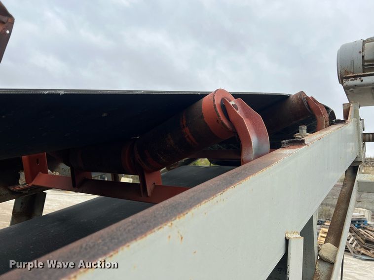 image for item OC9555 1975 Universal 4555 Impact Master crusher